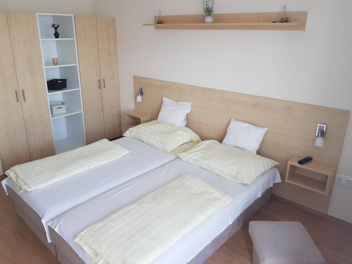 Szaloky Apartmanhaz Gyenesdiás Εξωτερικό φωτογραφία