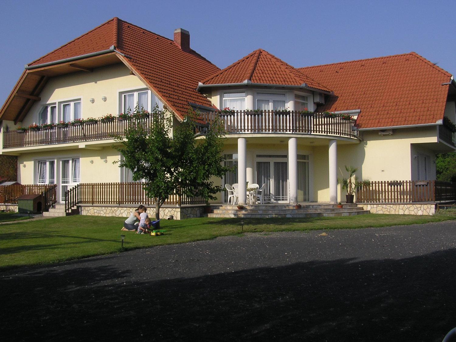 Szaloky Apartmanhaz Gyenesdiás Εξωτερικό φωτογραφία