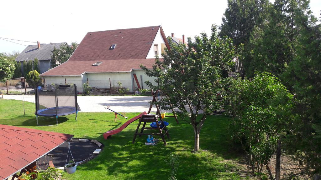 Szaloky Apartmanhaz Gyenesdiás Εξωτερικό φωτογραφία