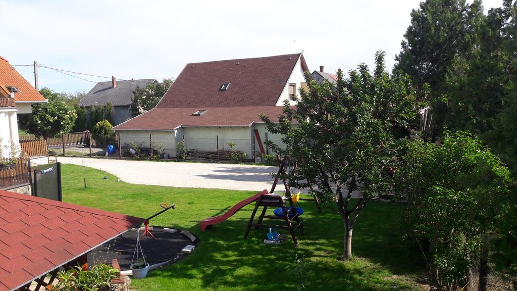 Szaloky Apartmanhaz Gyenesdiás Εξωτερικό φωτογραφία
