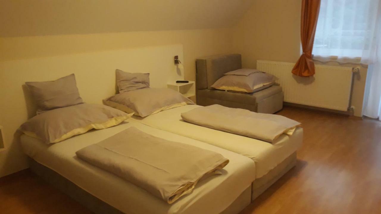 Szaloky Apartmanhaz Gyenesdiás Εξωτερικό φωτογραφία