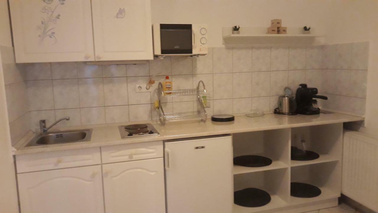 Szaloky Apartmanhaz Gyenesdiás Εξωτερικό φωτογραφία